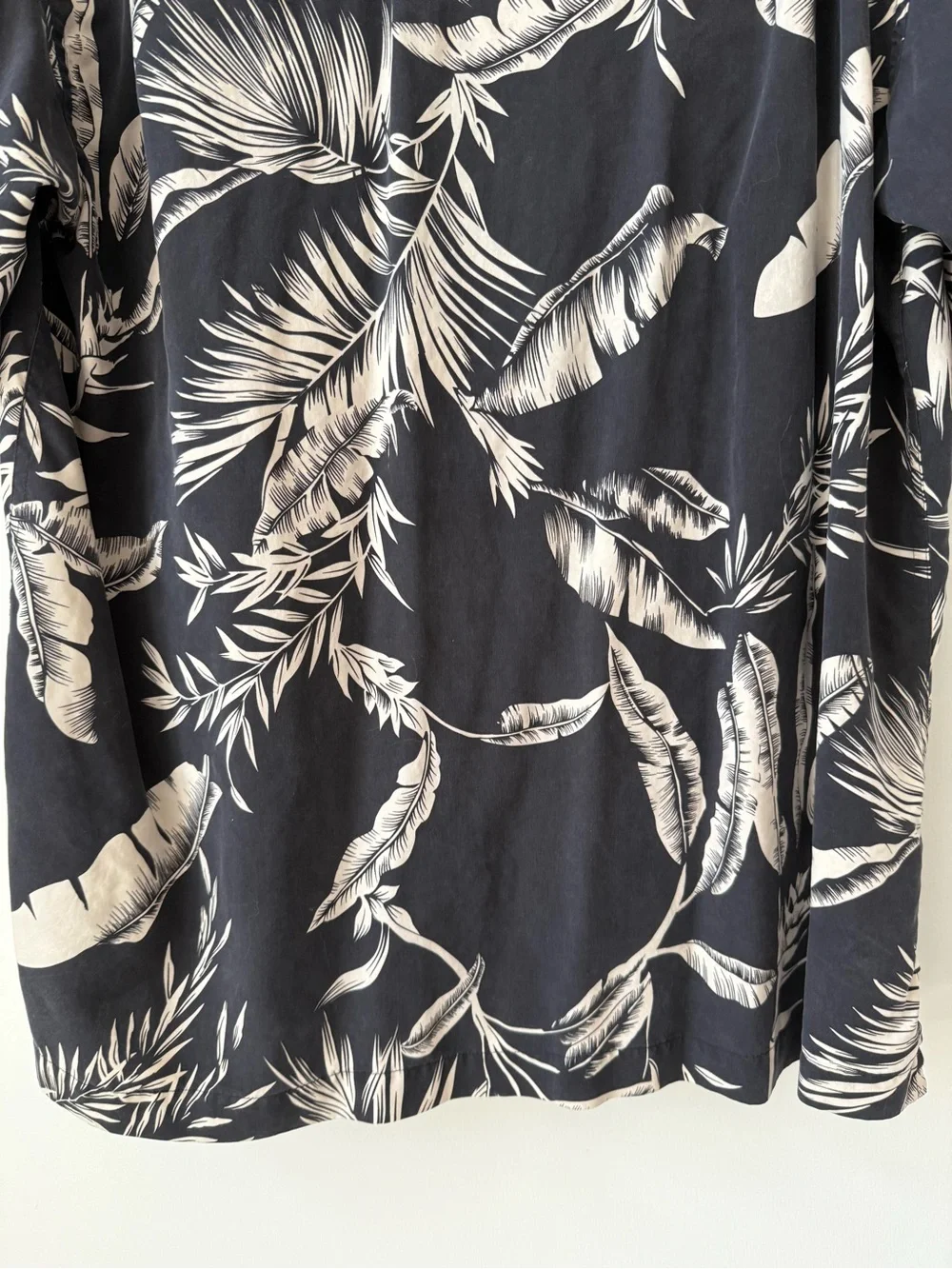 100% Silk Vintage Silk Tropical Print Aloha Button Down Resort Shirt
